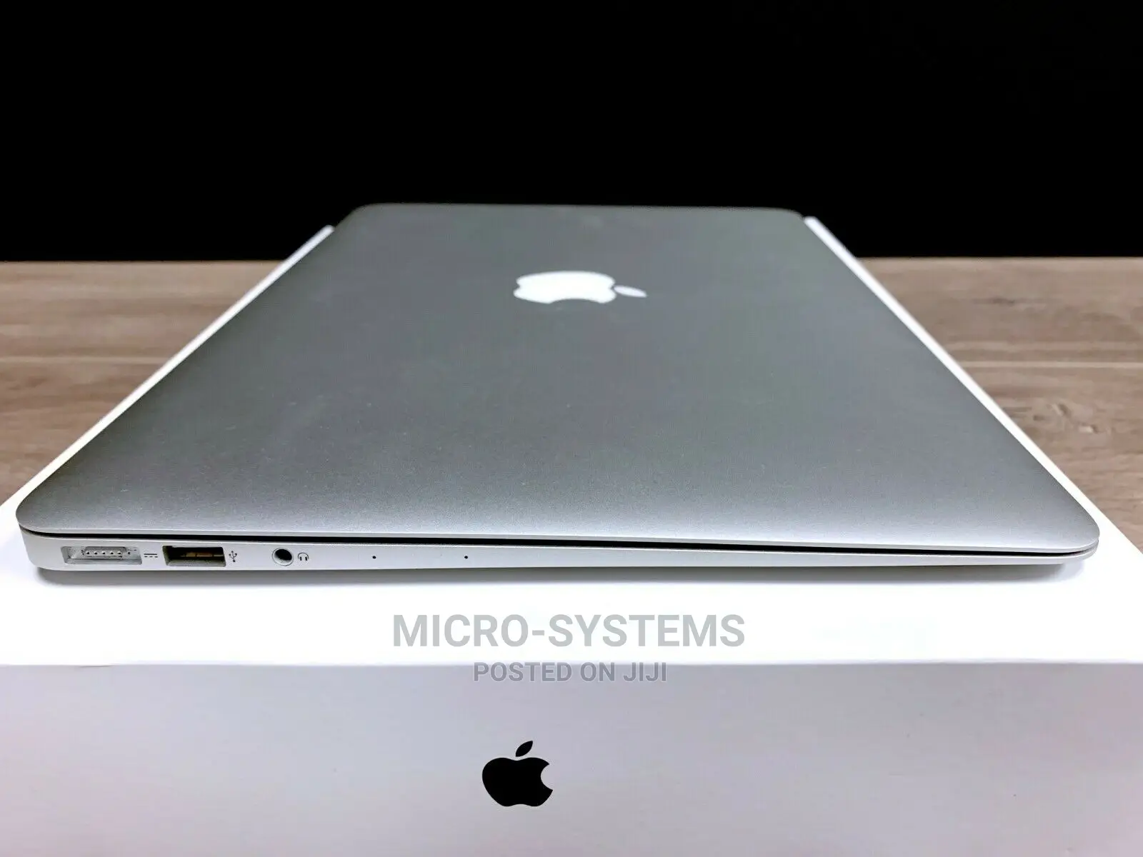 Laptop Apple MacBook Air 256GB Intel Core I7 HDD+SSD 256GB