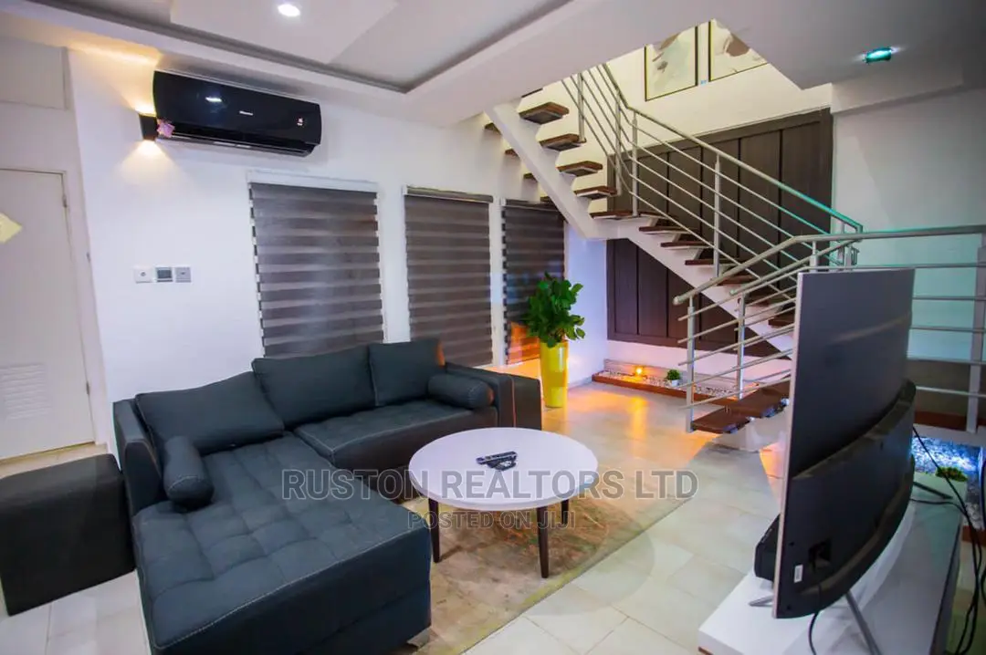 Furnished 3bdrm Duplex in Oluyole Estate for Sale