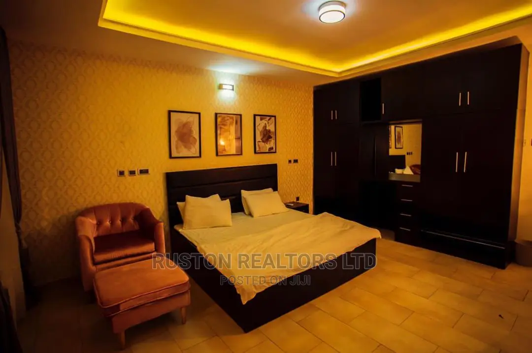 Furnished 3bdrm Duplex in Oluyole Estate for Sale