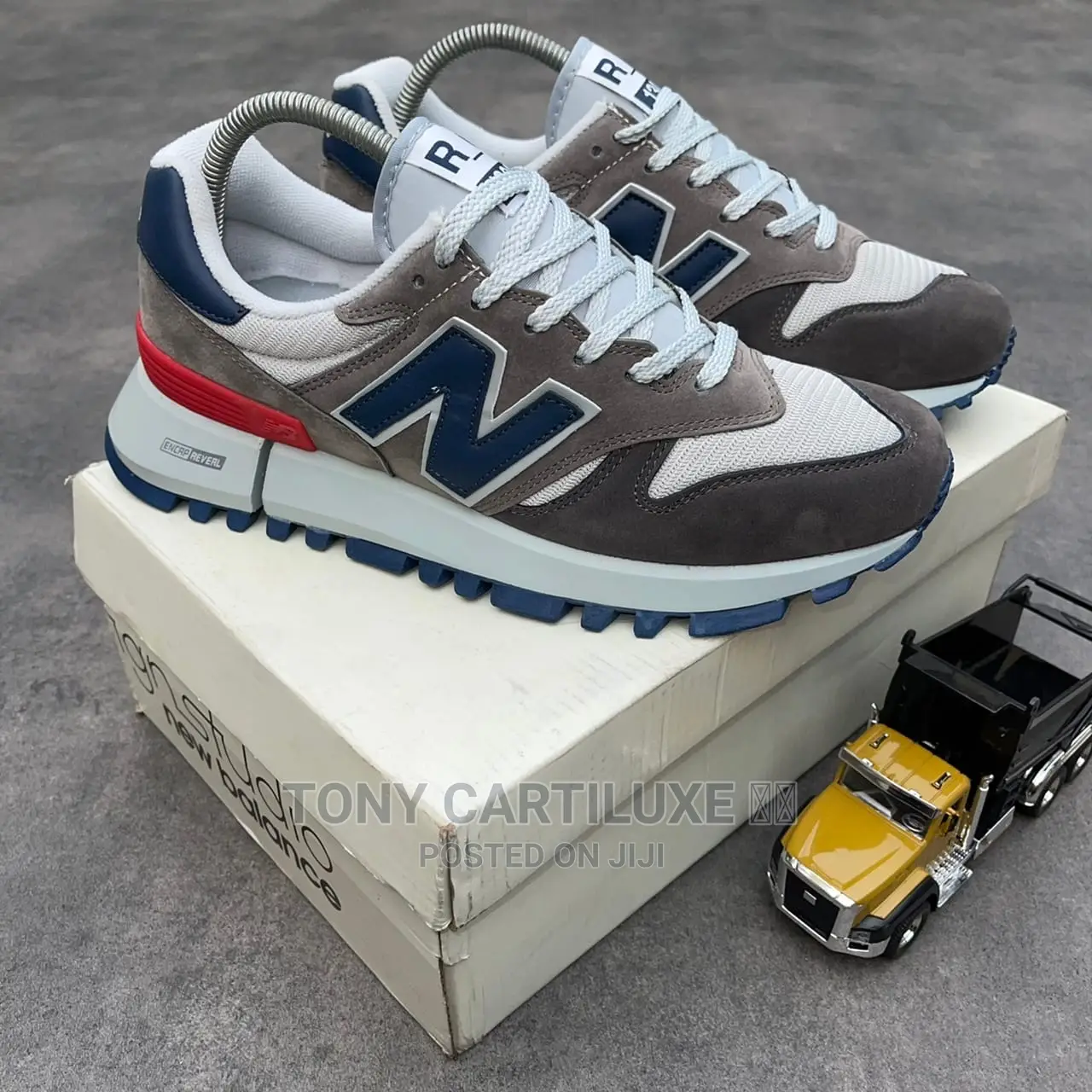 *New Balance MS_1300