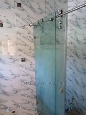 Bathrooms With Glass Fittings