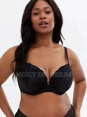 Black Bra Size 42E. Lace Padded Black Bra by New Look UK