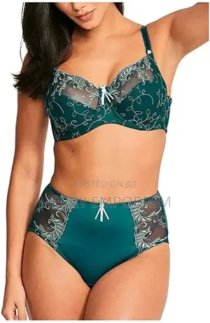 Size 44F Bra, Non Padded Bra, Full Cup Black and Teal Bra