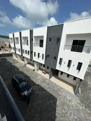 4bdrm Townhouse / Terrace in Ikate for rent