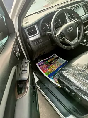 Toyota Highlander Limited 2019 White