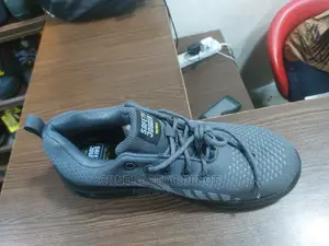 Breathable, Lightweight And Low-cut S1P Safety Shoe