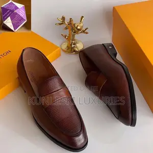 Original Louis Vuitton Men Leather Loafers Shoe Available