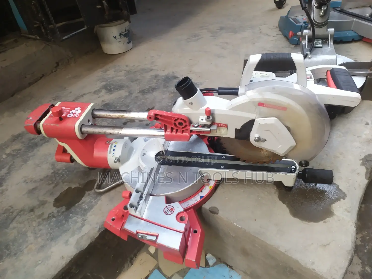 Axminster Mitre Saw