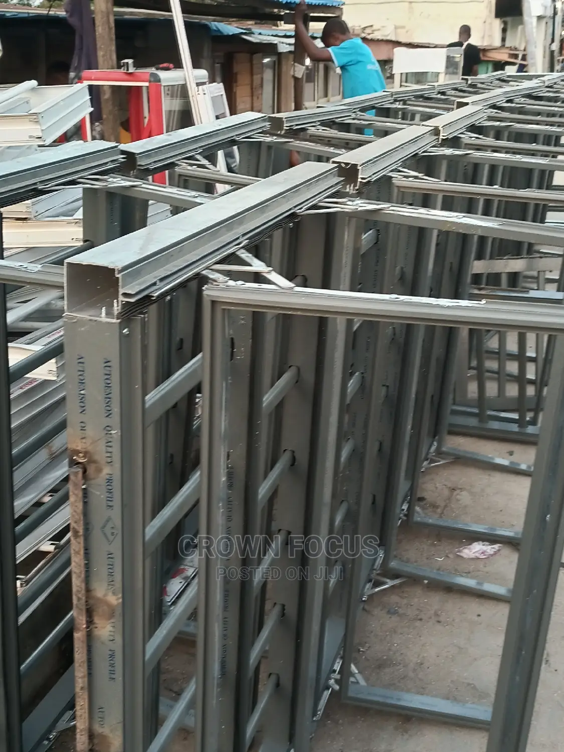 Tranzom Frameless Aluminium Window