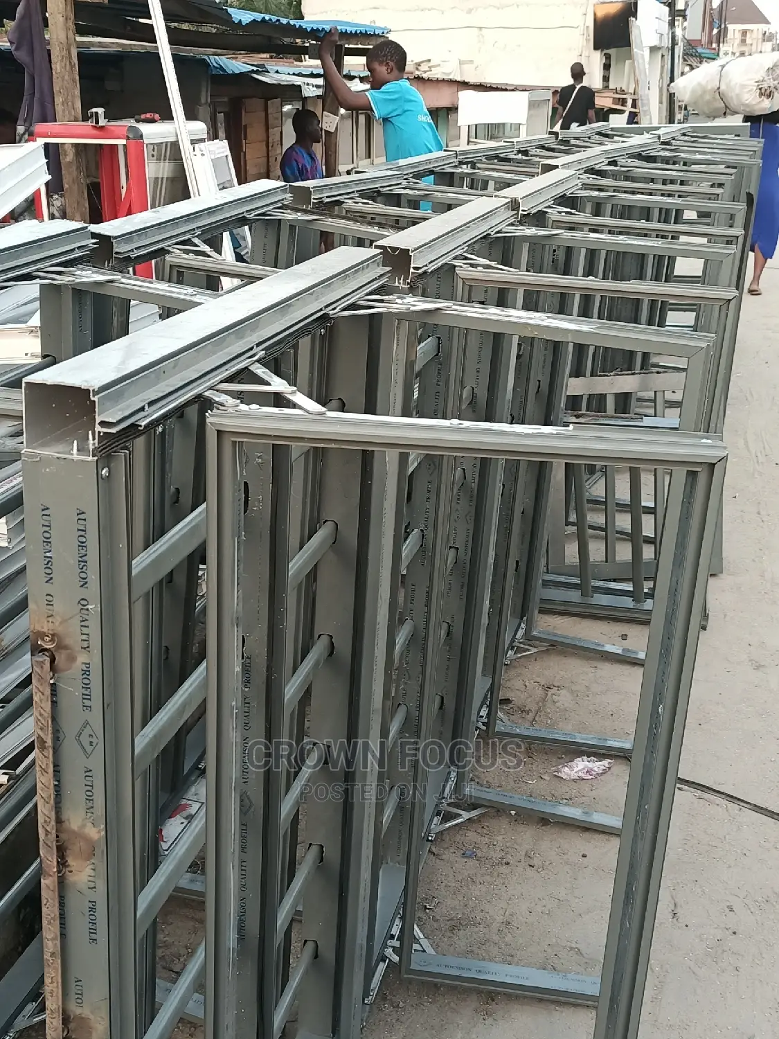 Tranzom Frameless Aluminium Window