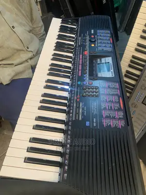 Yamaha PSR 220 Electronic Keyboard