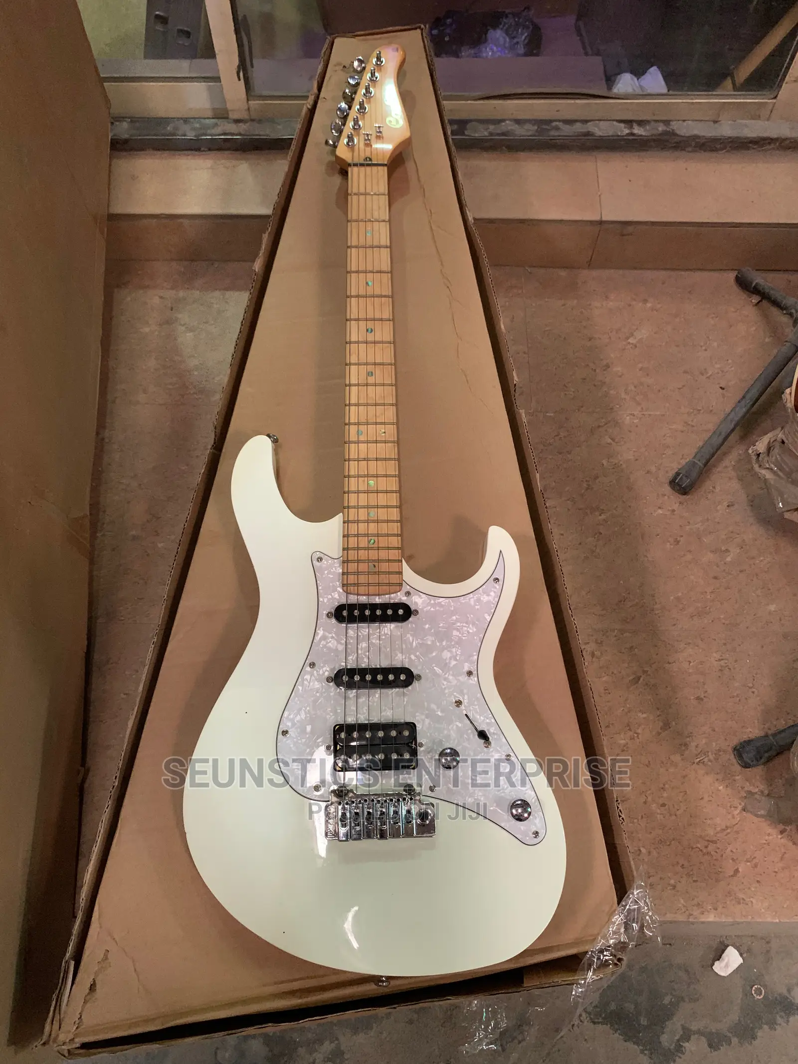Quality Cort Stratocaster Lead Guitar