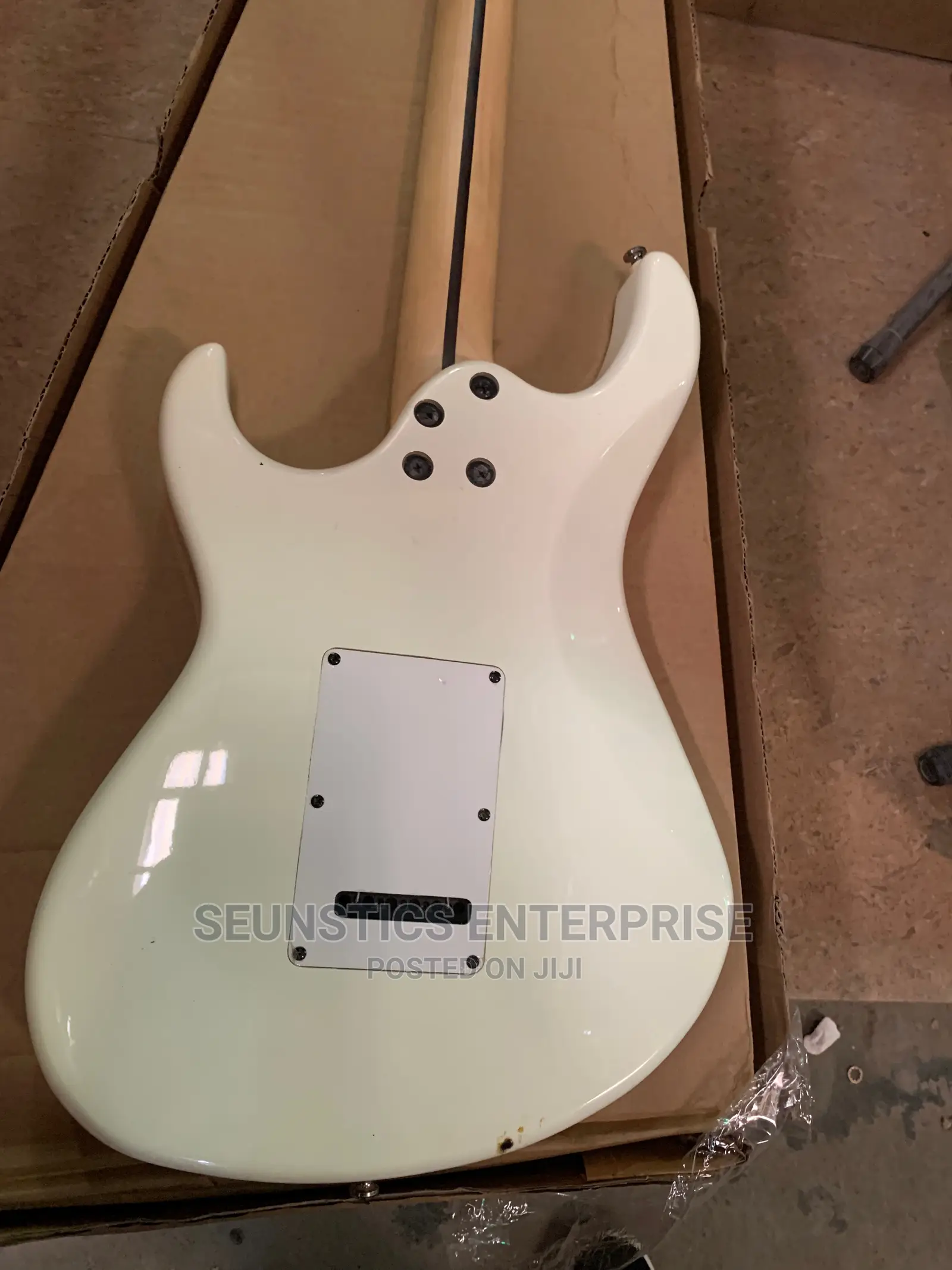 Quality Cort Stratocaster Lead Guitar