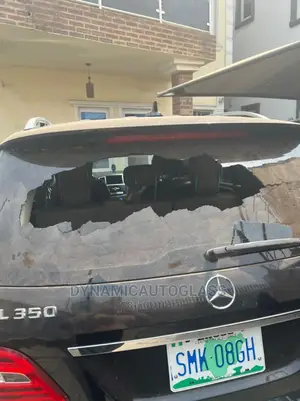 Benz Ml 350 Back Windscreen