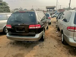 Toyota Sienna LE 2002 Brown