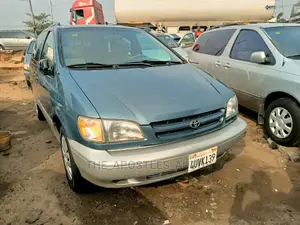 Toyota Sienna XLE 1999 Blue
