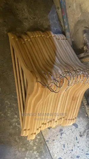10 Pieces of Wooden Hangers Per Bundle