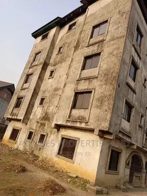 3bdrm Block of Flats in Miracle Estate, Obio-Akpor for Sale