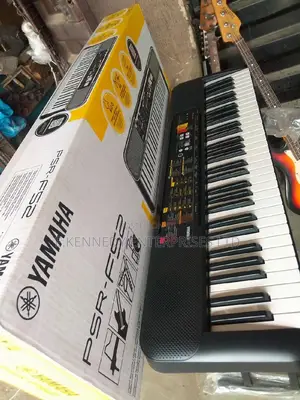 Yamaha PSR-F52 Keyboard