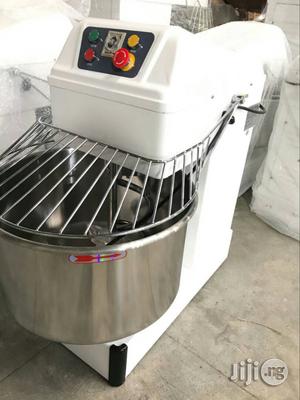 3 Face Electric 25 Kg Mixer