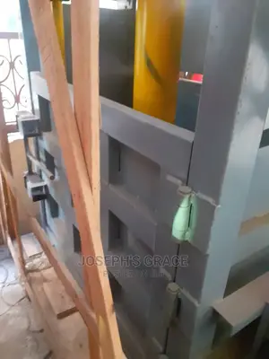 100kg Baler Machine (30 Tons) Japan