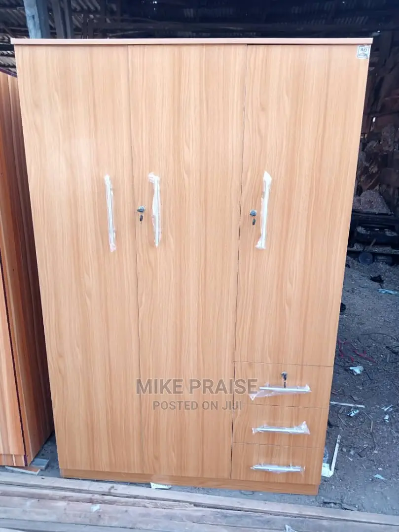 A Quality 4ft by 6ft Tall Wardrobe