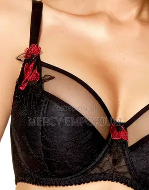 Black Padded Bra. Size 34E Black Bra. Push Up Black Bra