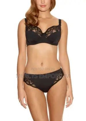 Black Non Padded Lace Bra. Lace Bra, Bra Size 34E Black