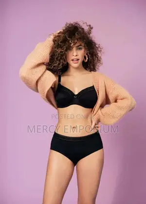 Side Support Black Bra. Non Padded Black Bra. Size 34DD Bra