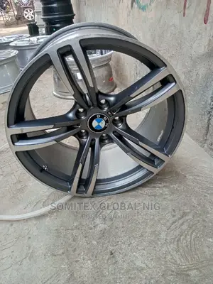 BMW Alloyed Rim 18inch!