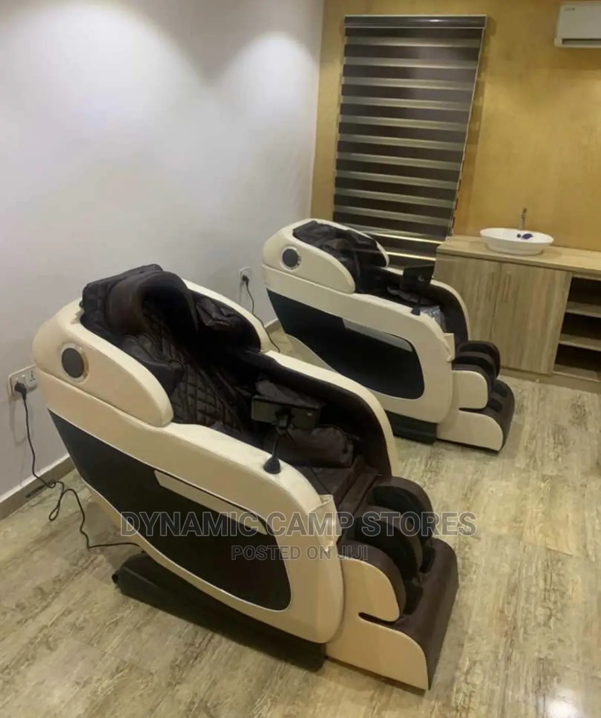 Deluxe Maasage Chair Brown