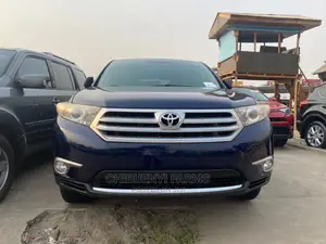 Toyota Highlander Limited 3.5l 4WD 2013 Blue