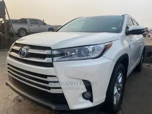 Toyota Highlander XLE V6 4x4 (3.5L 6cyl 6A) 2016 White