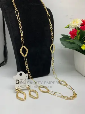 Photo - Unique Chains and Pendant