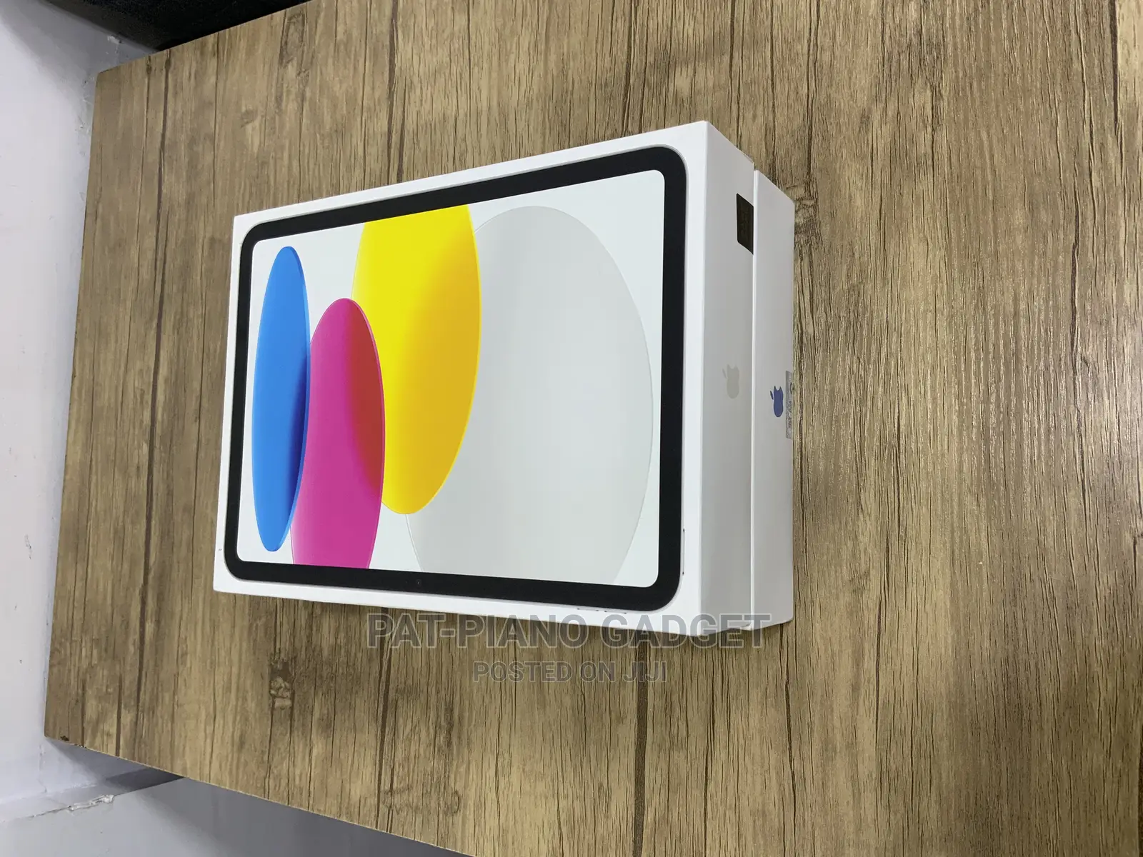 New Apple iPad Wi-Fi 64 GB Gray