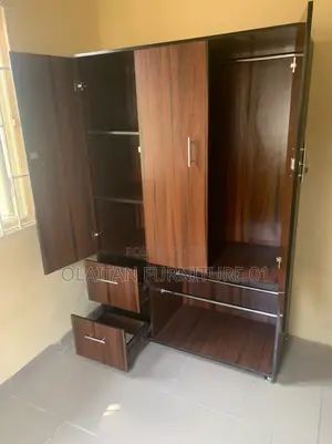 4feet /6fit Waldrobe