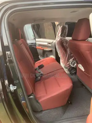 New Toyota Hilux 2022 Black