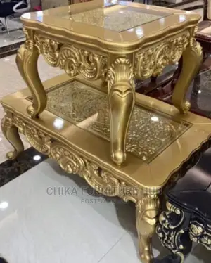 Classic Royal Centre Table With Stools