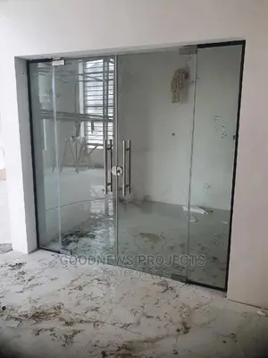 Frameless Gym Glass Door