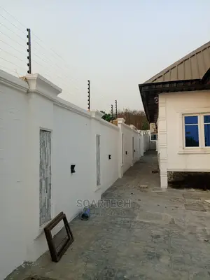8 Lines Electric Wire Fencing