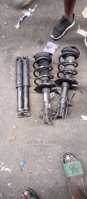 Complete Front and Back Shock Nissan Sentra 2008