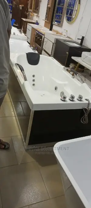 High Quality Ideal Standard Side Glass Jacuzzi