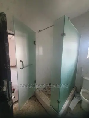 Frameless Full Frosted Cubicle