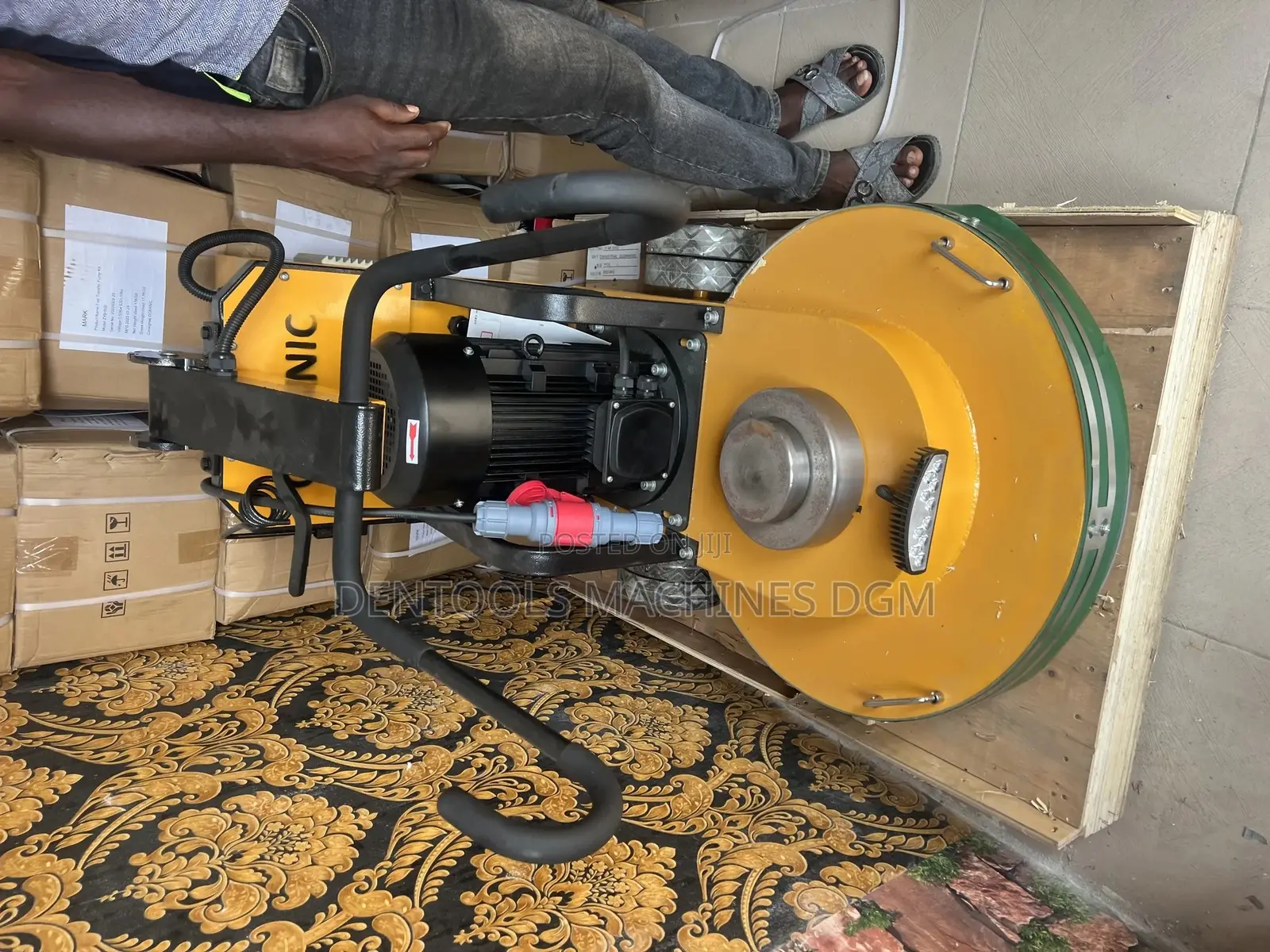 Floor Polishing Machine