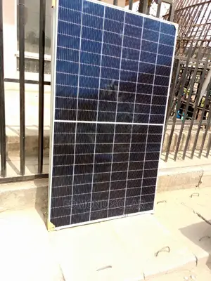 Quality 600W Mono Crystalline Canadian Solar Panel. 