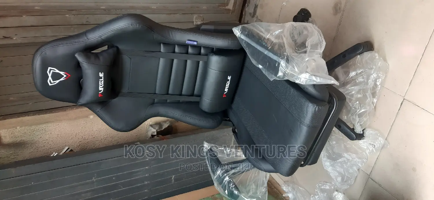 Gaming/Office Chair With Footrest