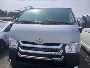 Toyota HiAce 2011 Silver