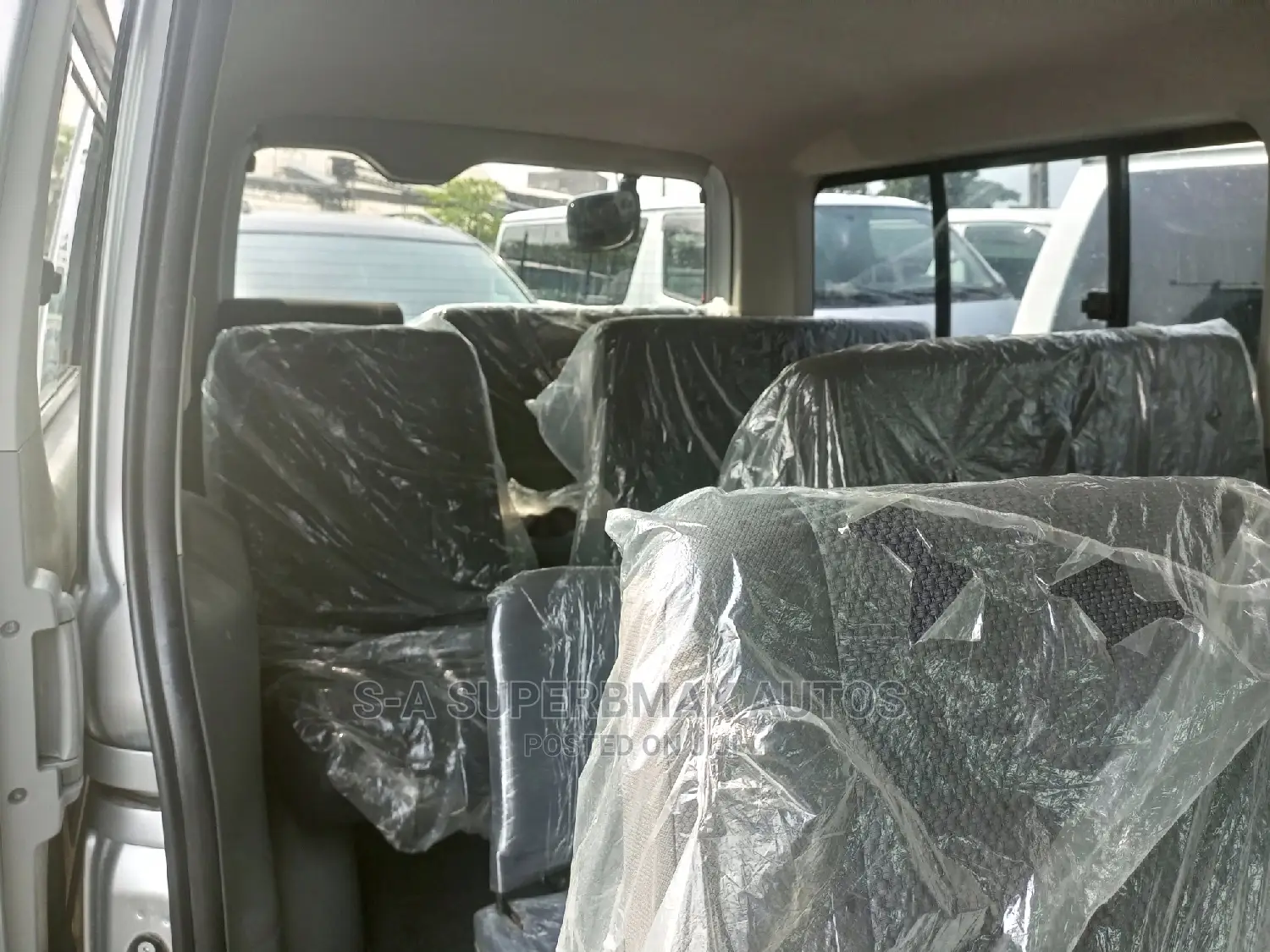 Toyota HiAce 2011 Silver