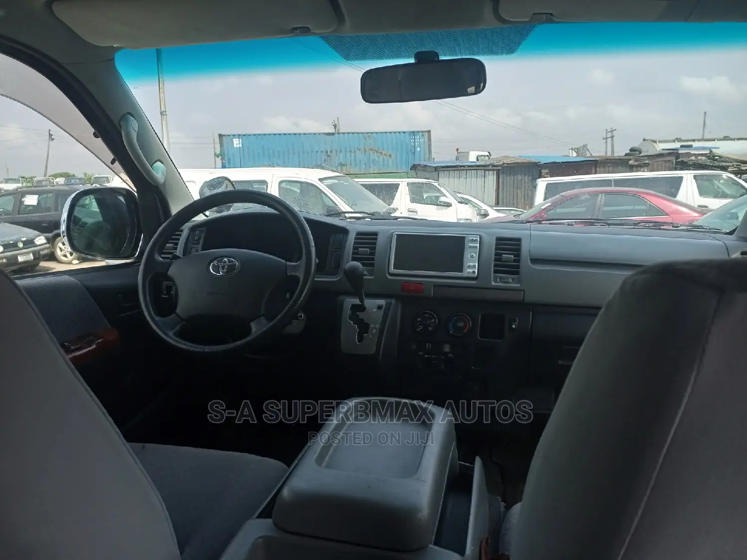 Toyota HiAce 2011 Silver