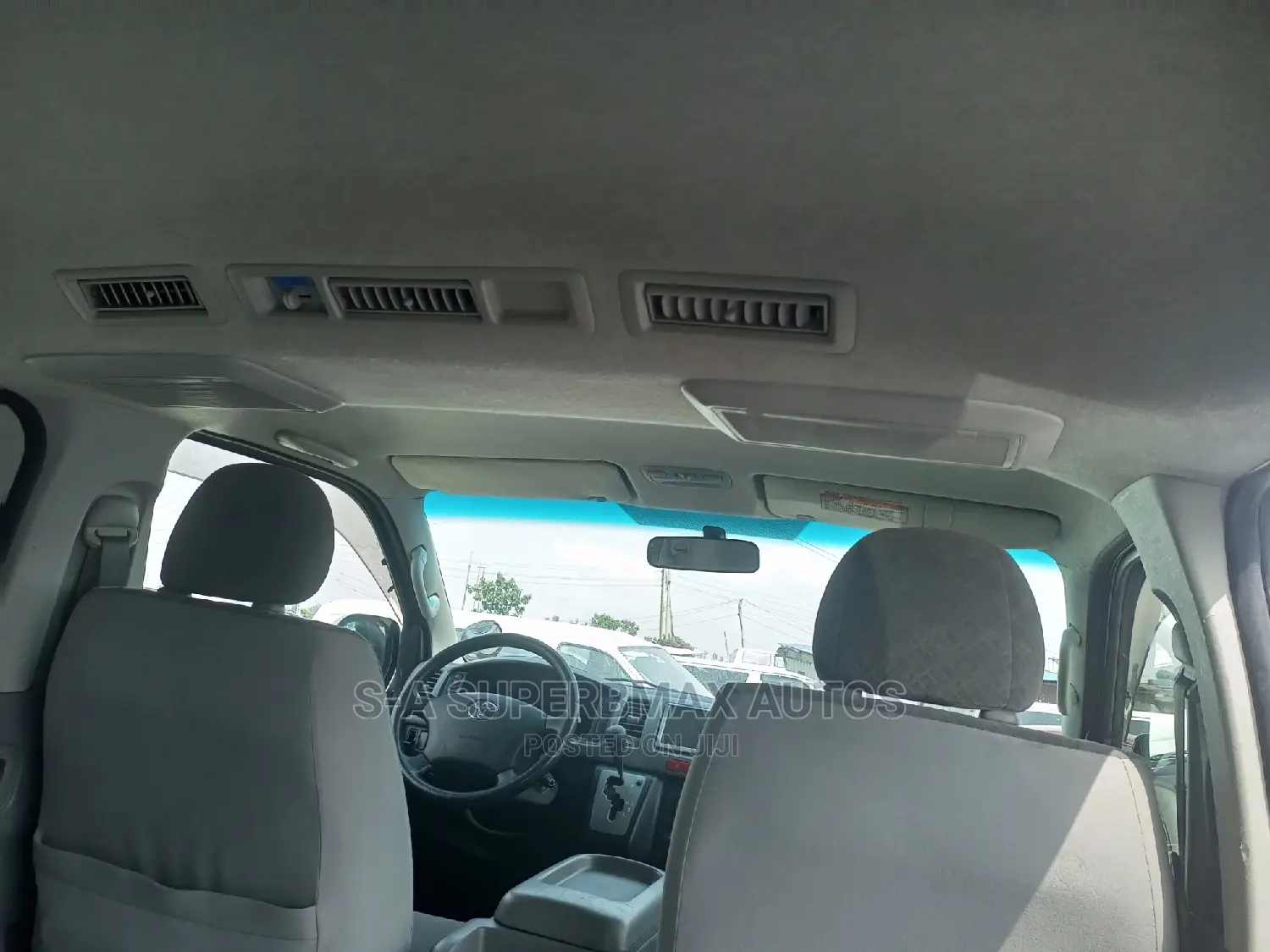 Toyota HiAce 2011 Silver